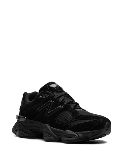 New Balance – All Black | Unisex