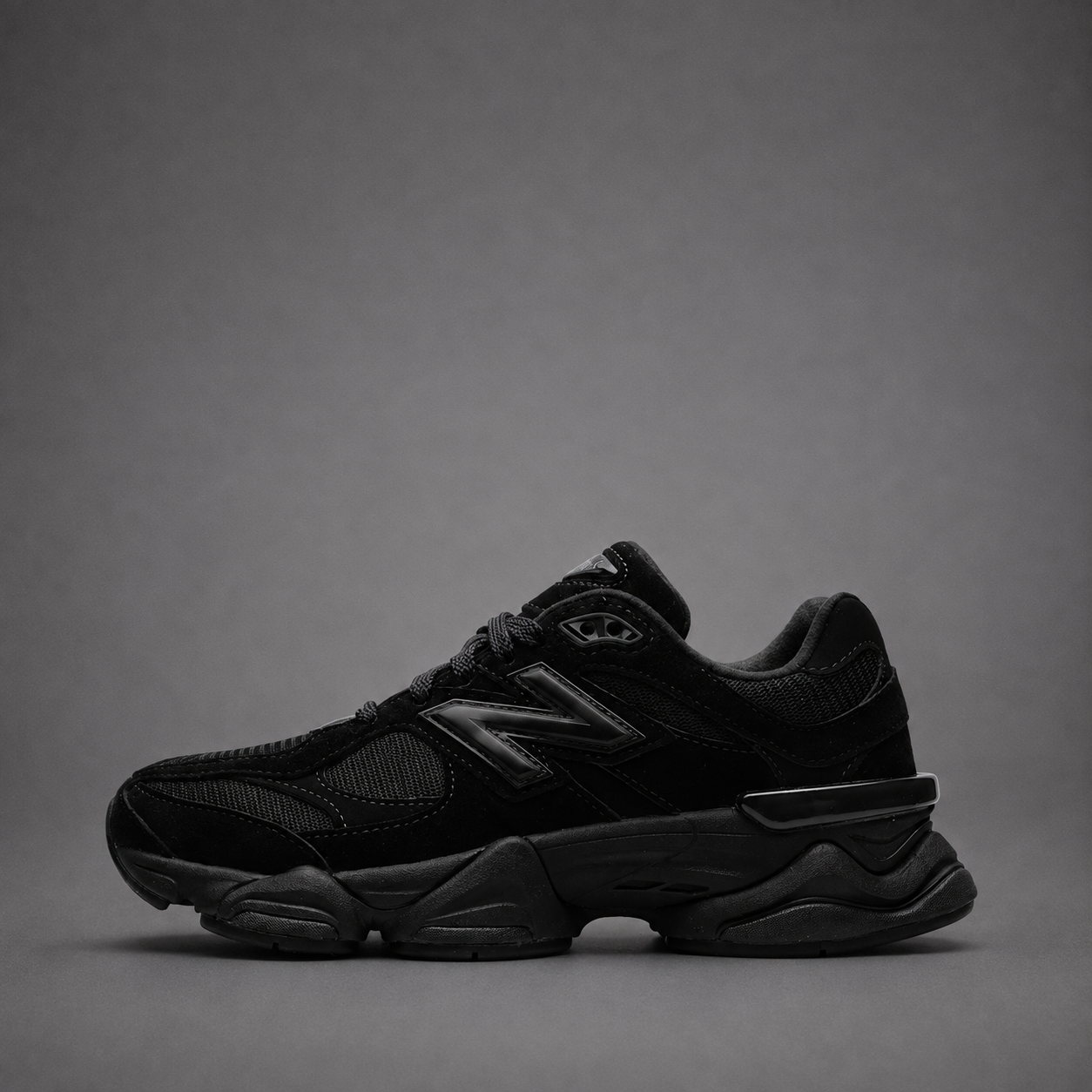 Sneakers Damă All Black – Design Urban Modern, Talpă Chunky și Detalii Ton pe Ton