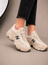 Sneakers Damă Bej Crem cu Talpă Groasă,din Piele Întoarsă Model Fashion Premium, Confortabili și Moderni,