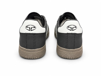 Sneakers Damă Sopran Black & White – Design Urban Retro, Accente Maro și Talpă Gum