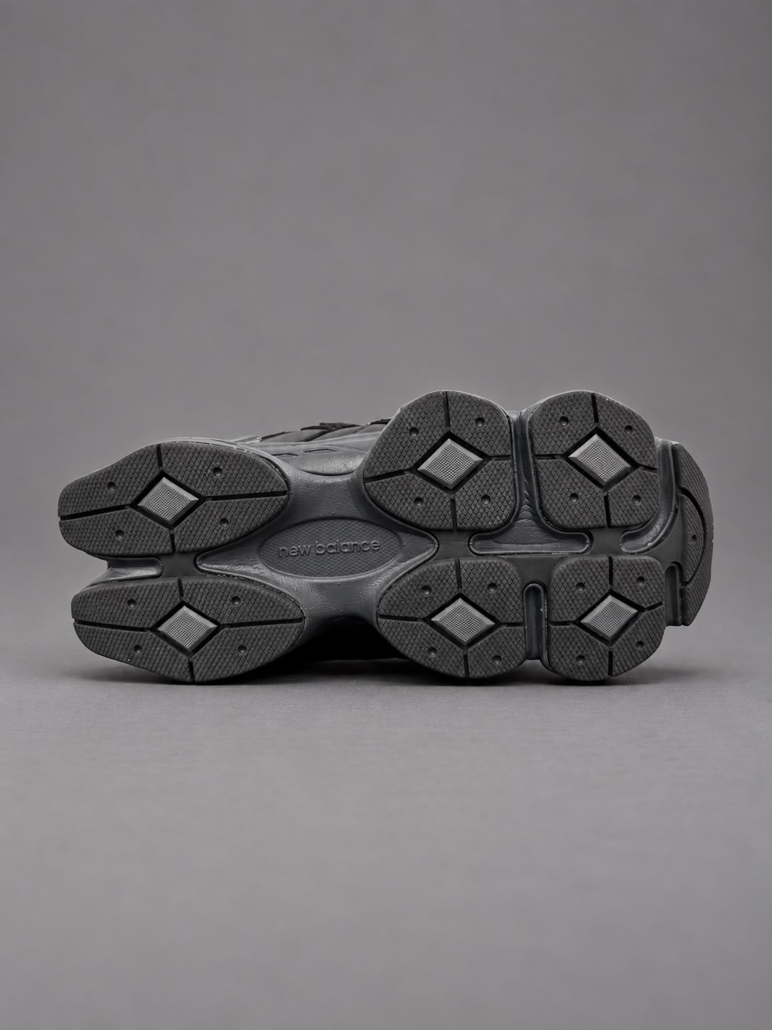 Sneakers Damă Negri din Piele – Design Urban Modern, Talpă Chunky și Detalii Ton pe Ton
