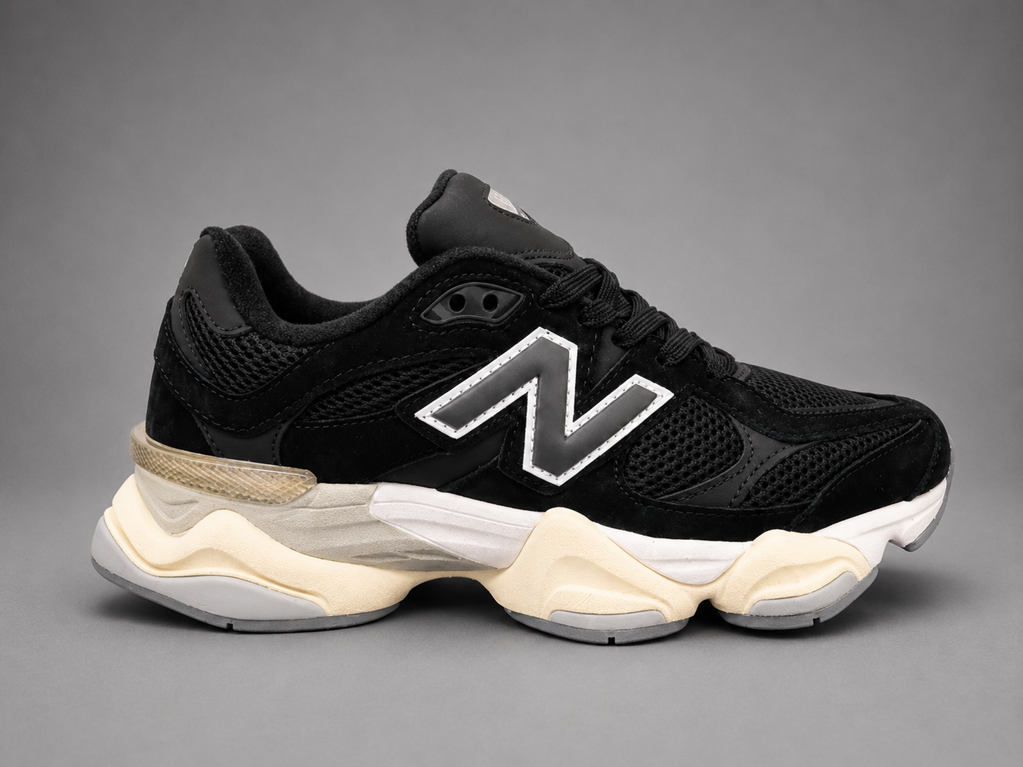 Sneakers Bărbați Black & Cream – Design Urban Modern, Talpă Confortabilă cu Absorbție a Șocurilor și Detalii Contrastante